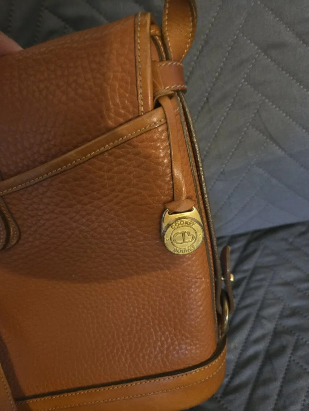 Vintage 90s Dooney & Bourke Tan Pebbled Leather Messenger Crossbody